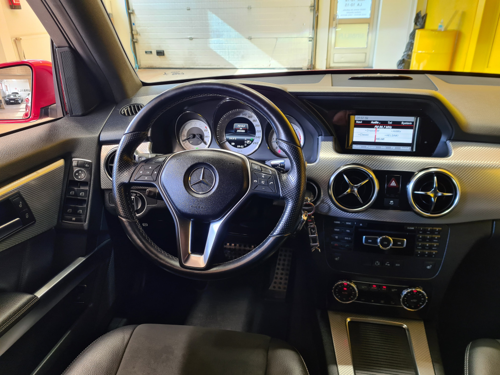 Mercedes-Benz GLK 220 CDI 4Matic Aut. + 1 omistaja + Xenon + Tutkat + BT audio/puhelin + Vetokoukku - Sunbiili