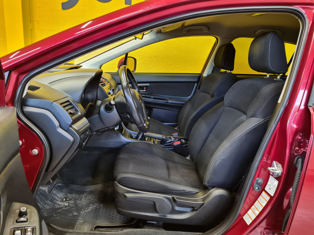 Subaru XV 2.0 TD S + Xenon + Peruutuskamera + AUX + Bluetooth + Vetokoukku + Juuri huollettu - Sunbiili