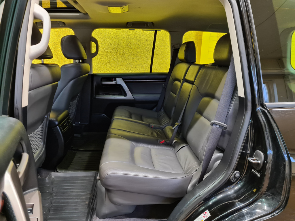 Toyota Land Cruiser 4.5 V8 286hv Aut. + Webasto + Nahat + Navi + Tutkat/Peruutuskamera + Bluetooth + Vetokoukku - Sunbiili