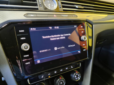 Volkswagen Arteon 2.0 TSI 280hv 4Motion R-Line Aut + Sport istuimet + BT puhelin / audio + LED-valot + Tutkat + Keyless + Kaistavahti - Sunbiili