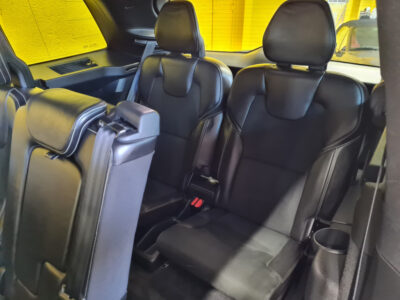 Volvo XC90 D5 AWD R-Design Aut. + 7-P. + Webasto + Led-valot + Digimittaristo + Navi + ACC + HUD + BT audio/puhelin + Vetokoukku - Sunbiili